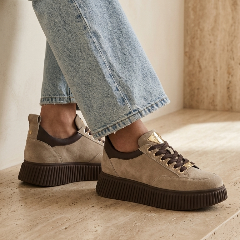 Sally 26 nude/platinum sneakers